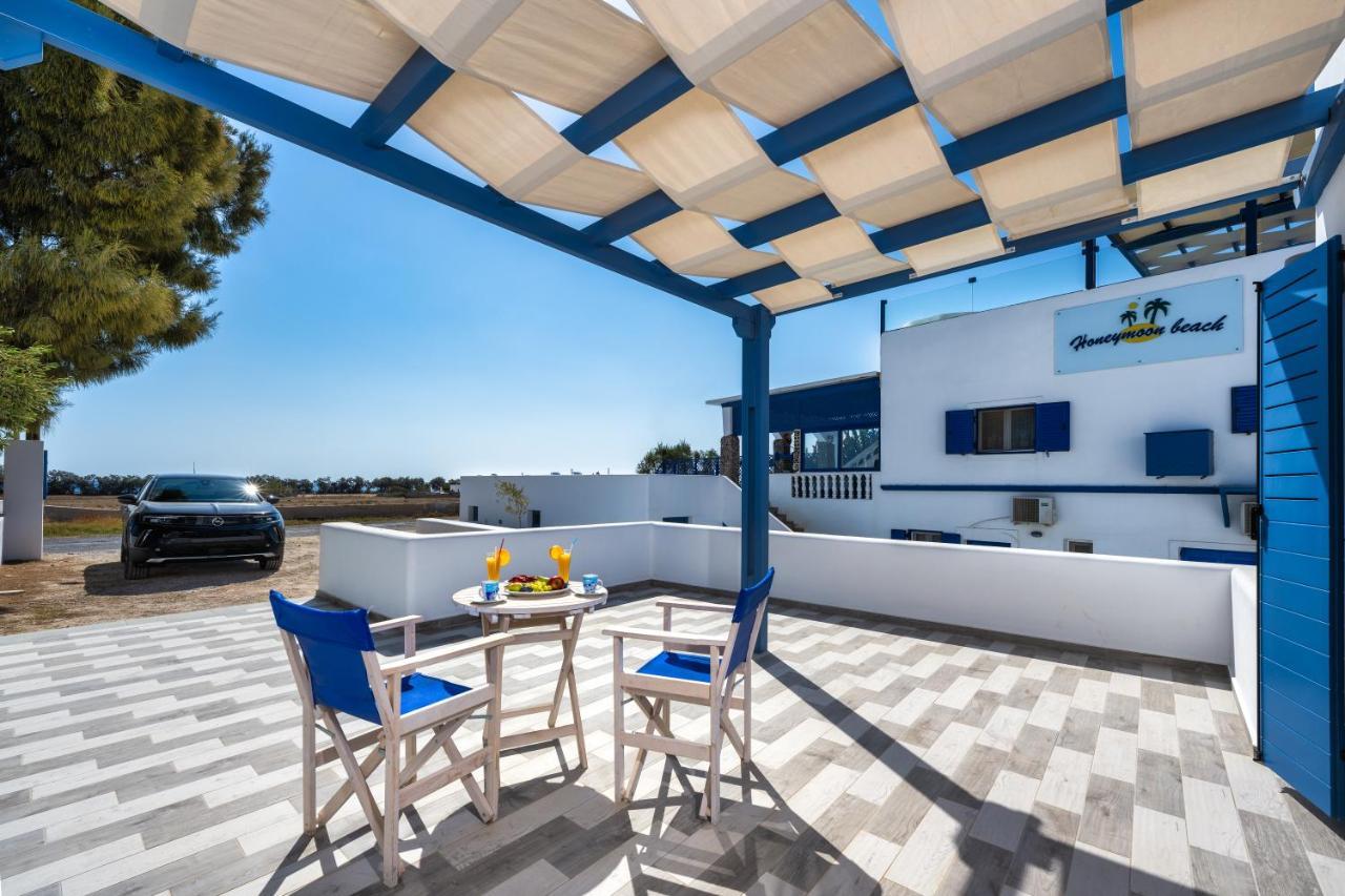Honeymoon Beach Studios Perivolos  Exterior photo