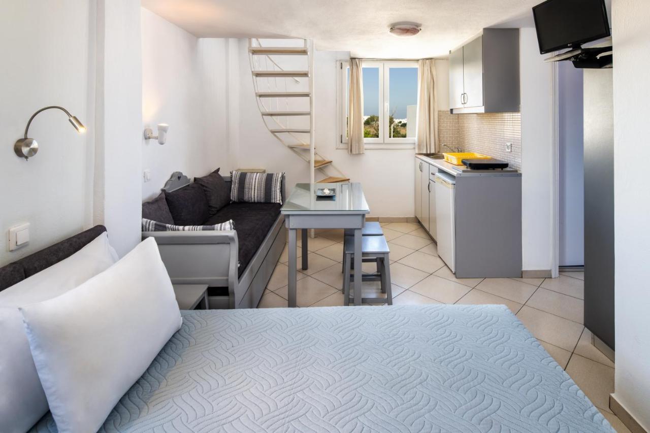 Honeymoon Beach Studios Perivolos  Exterior photo