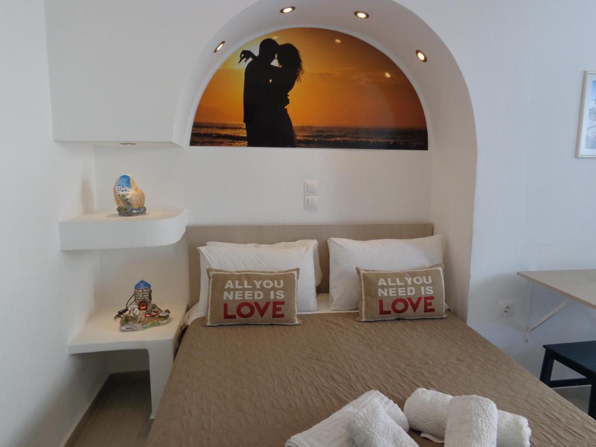 Honeymoon Beach Studios Perivolos  Exterior photo